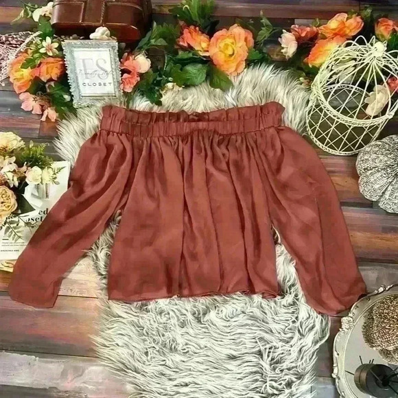 Lucca Couture Off-The Shoulder Flowy Pleated Ruffle Top, L - Picture 2 of 9